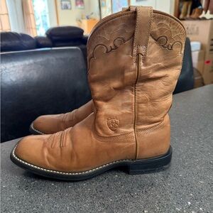 Ariat Heritage Brown Leather Roper Western Cowboy Boots size 7B Womens.